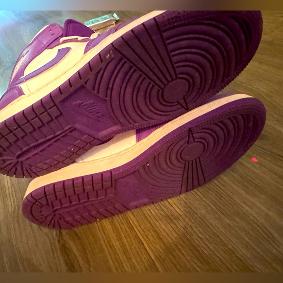 Air Jodan Size 6.5 Kids, Also fits Size 7 in women - Picture 5 of 5